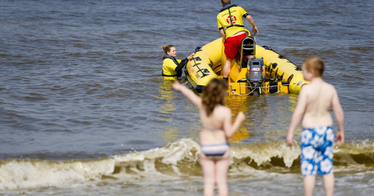 Naakte Amsterdammer valt kindjes lastig op strand