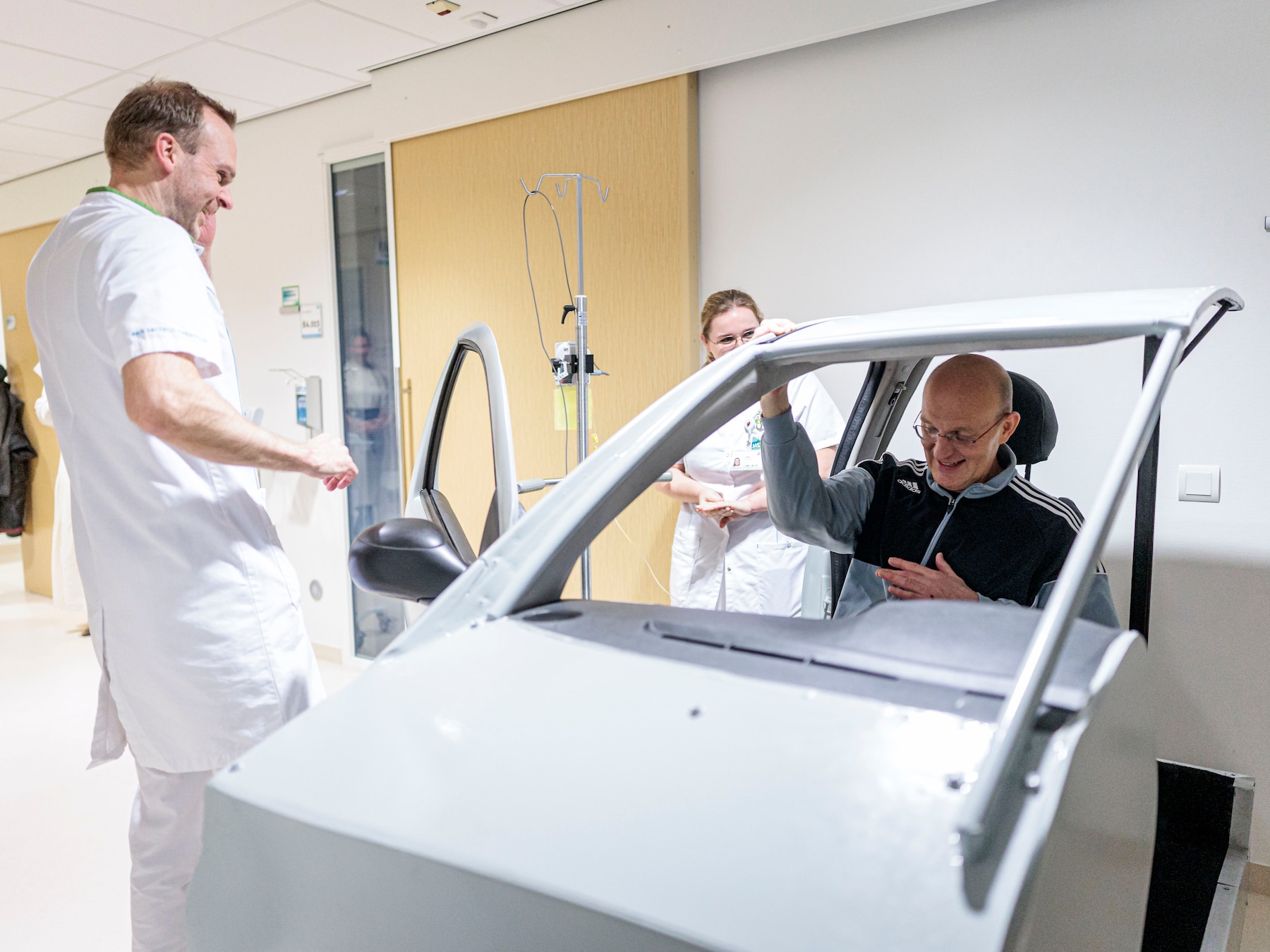 Auto rijdt ziekenhuis in (maar dit is geen ongeluk) | Enschede | AD.nl