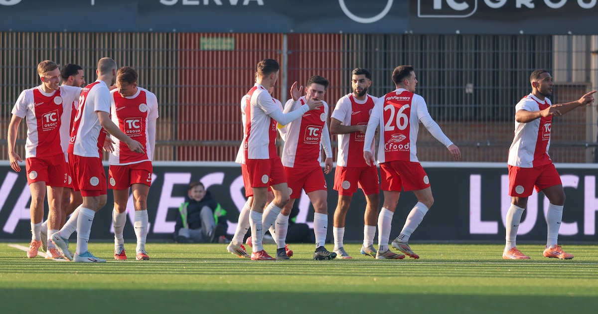 Van de Groep helpt IJsselmeervogels langs Jong Almere City: ‘Ik kan goed met die tegenslag omgegaan’