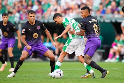 Yamal zet Barcelona met weergaloze treffer op voorsprong tegen Real Betis, maakt De Jong rentree?