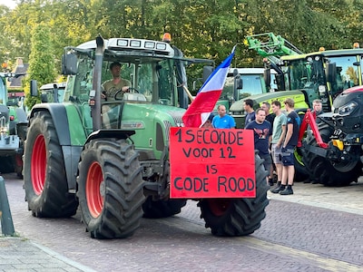 Boeren rijden met trekkers door de Achterhoek en luiden de noodklok: ‘Stikstofplan raakt ons keihard