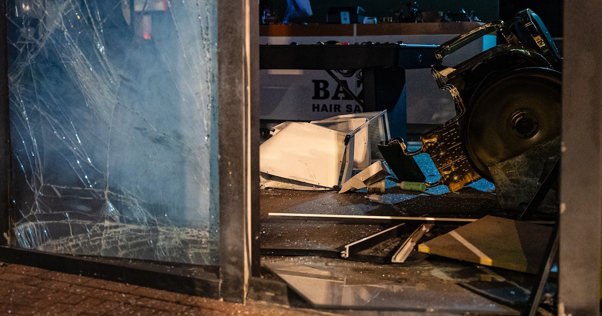 Man (27) aangehouden op verdenking van betrokkenheid bij explosie bij Vlaardingse kapperszaak