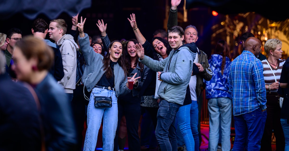 Heel Scherpenzeel op de dansvloer tijdens Feestje in het Park: ‘Een festival in je eigen dorp, dat w