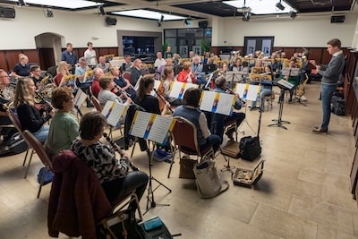Drie dirigenten leiden bijzondere avond vol blaasmuziek in Dordrecht