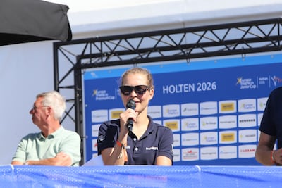 Jacuzzi, sproeiers en emoties: dit viel er op tijdens de 40ste editie van de triatlon in Holten