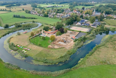 Dit buitenbad is zo’n voorbeeld: hoe dorpsraden de gemeente wakker houden