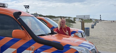 Yvet (26) uit Wierden neemt vrij voor haar droombaan aan zee: ‘Hoe mooi is het dat ik hiervoor betaa