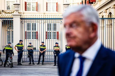 LIVE Prinsjesdag | Veel kleine demonstraties langs route van rijtoer, burgemeester: ‘Ik faciliteer me de pleuris’