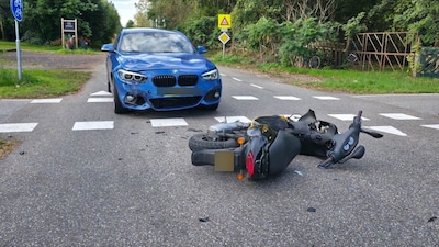 Scooterrijder gewond bij ongeluk met auto in Westendorp