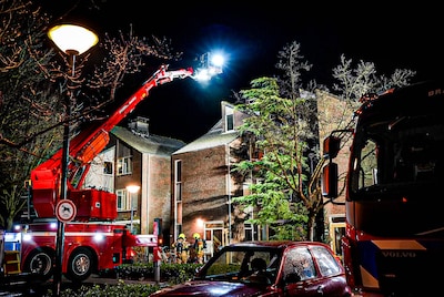 Brand in Waalwijkse woning na mogelijk experiment met vuurwerk: twaalf woningen ontruimd