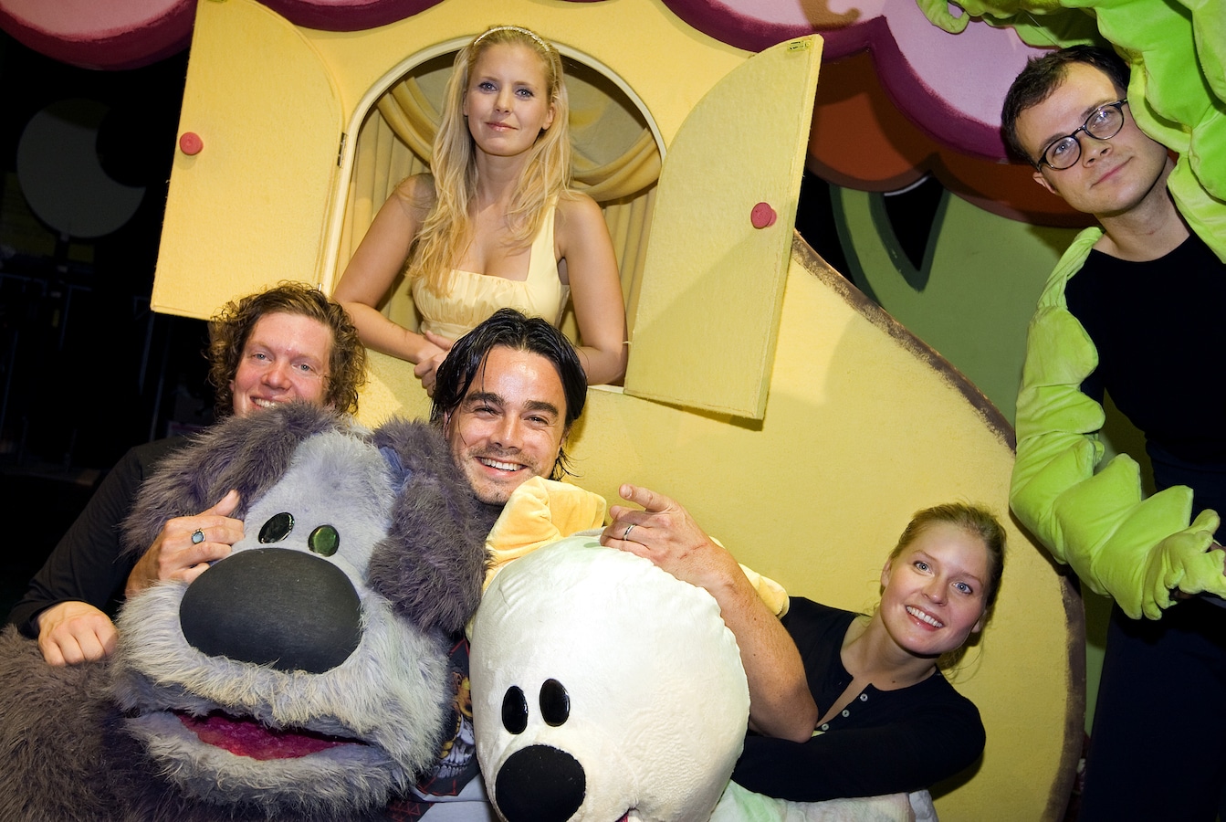 dinand-en-lucy-woesthoff-nemen-afscheid-van-woezel-pip-foto-ad-nl