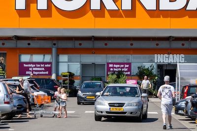 Hondsbrutale Hornbach-medewerker heeft lak aan alles: ‘Jullie horen van mijn advocaat!’