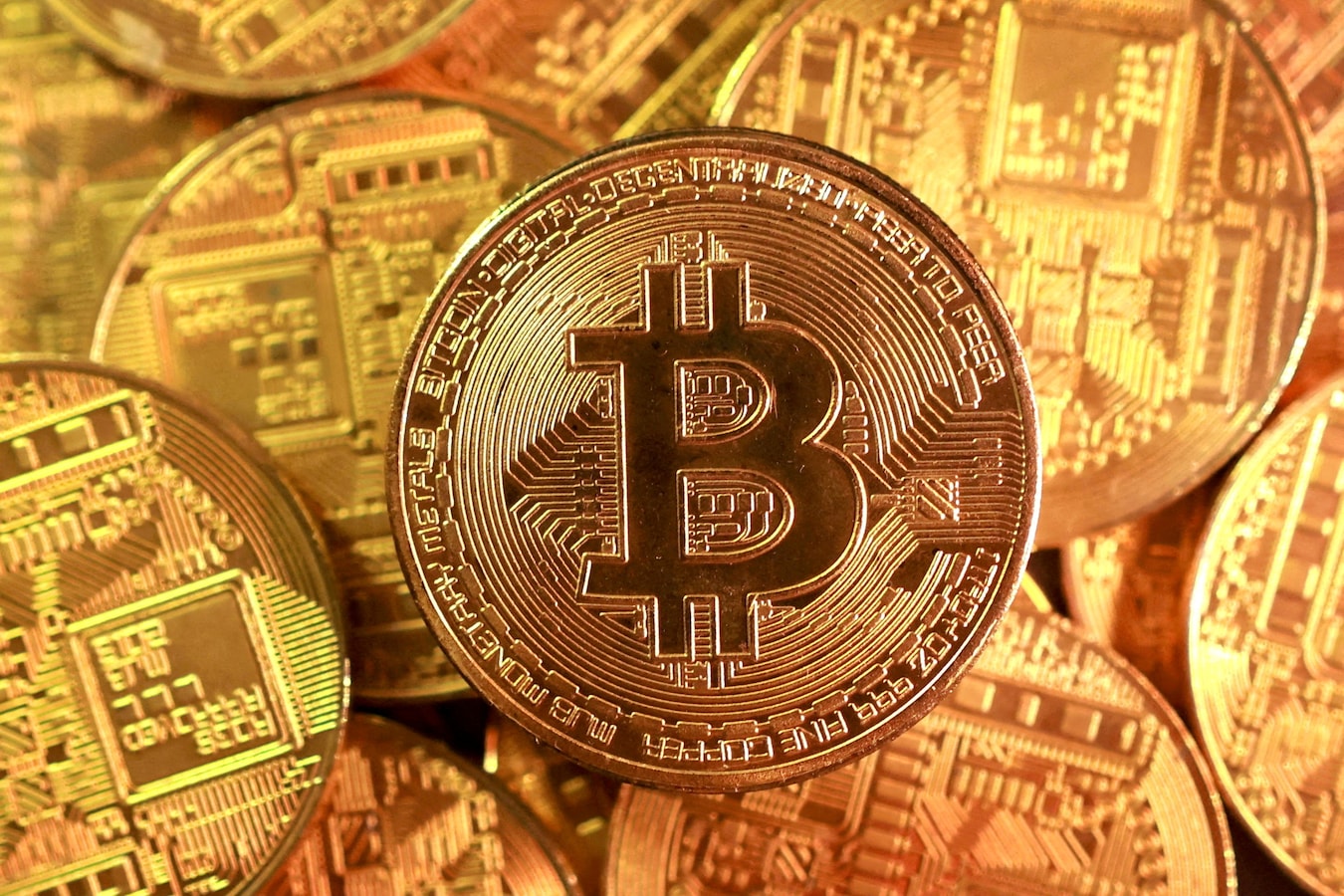 Bitcoin zakt verder: laagste niveau sinds april | Foto | AD.nl