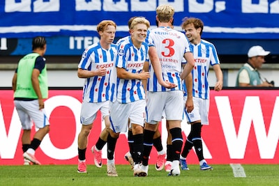 Invaller Oyen schiet Heerenveen binnen zeven minuten op voorsprong tegen FC Twente