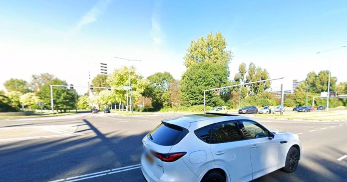 Kapotte verkeerslichten op drukke kruising verrassen automobilisten én verkeersregelaars