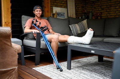 Jorien Poirot breekt kuitbeen en enkel op meerdere plekken: ‘Ik heb nog nooit wat gebroken’