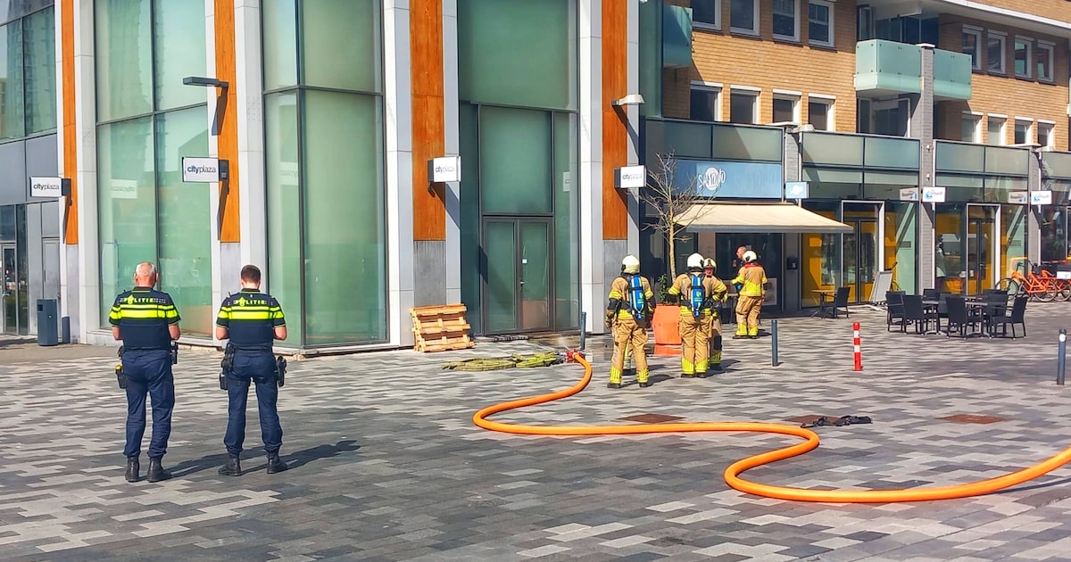 Pallet vliegt in brand bij werkzaamheden in winkel in Nieuwegein