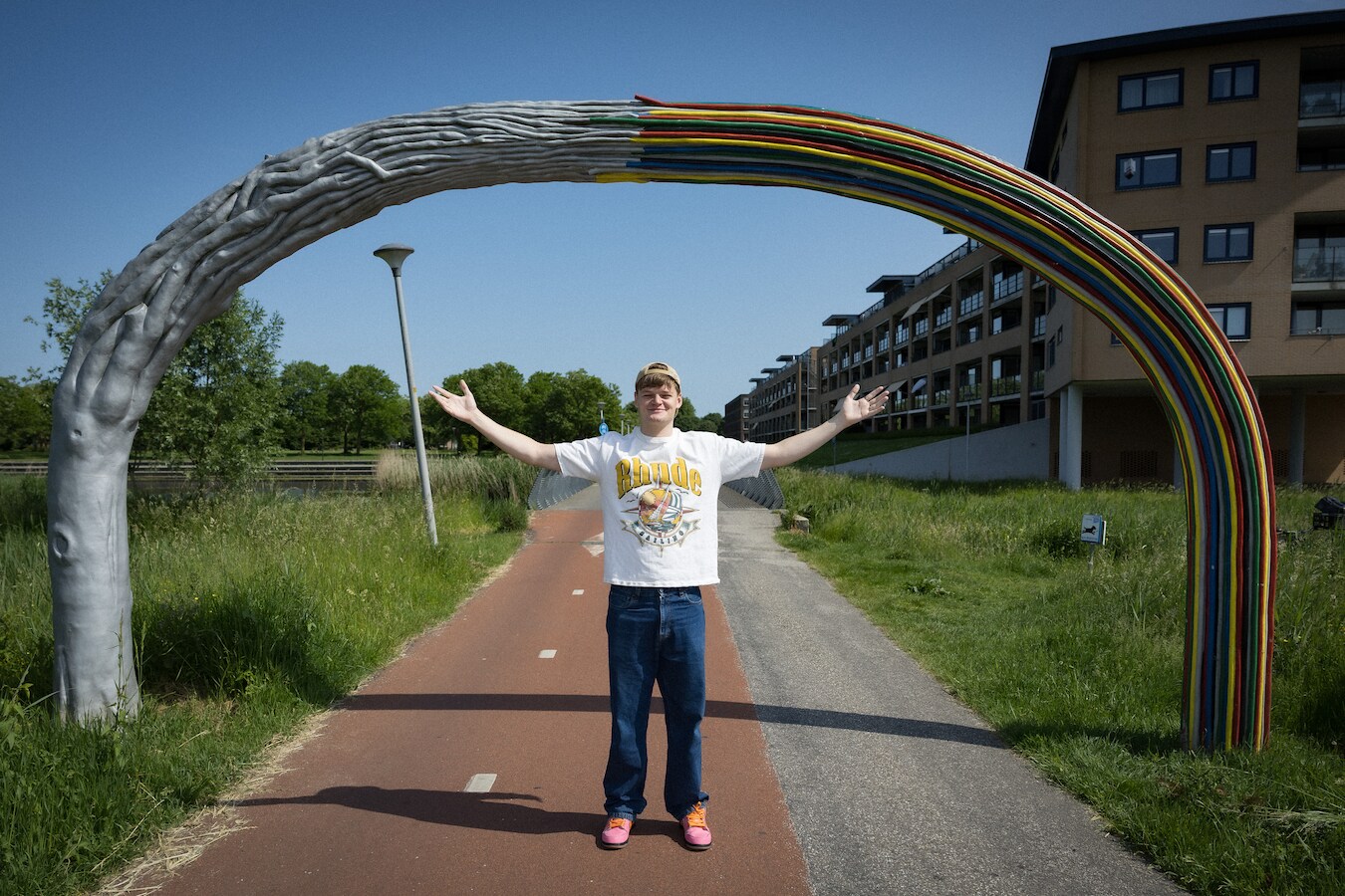 Niek (24) filmt zichzelf 13 seconden op een openbaar toilet: video ...
