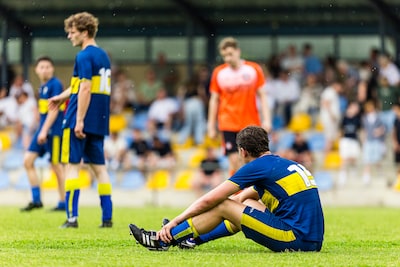 Het grote avontuur van de voetballers van Lochem is na één seizoen al voorbij: ‘Gewoon klote’