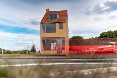 Efteling-experts halveren prijs voor Draaiend Huis, maar Tilburg durft knoop nog niet door te hakken