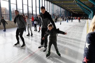 Schaatsen met gezin fors duurder: Triavium schrapt goedkoop tarief, nieuw abonnement 130 euro