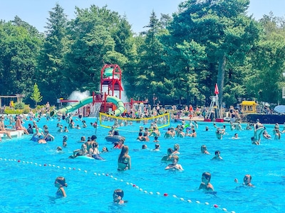 17.500 bezoekers voor Boschbad in Apeldoorn tijdens tropenweekend: ‘Rij tot in de fietsenstalling’