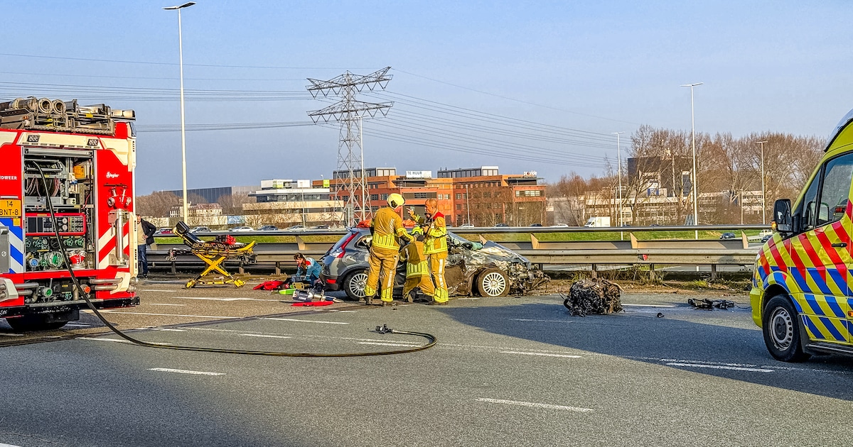 Meerdere inzittenden bevrijd uit auto's na zwaar ongeluk in Maarssen
