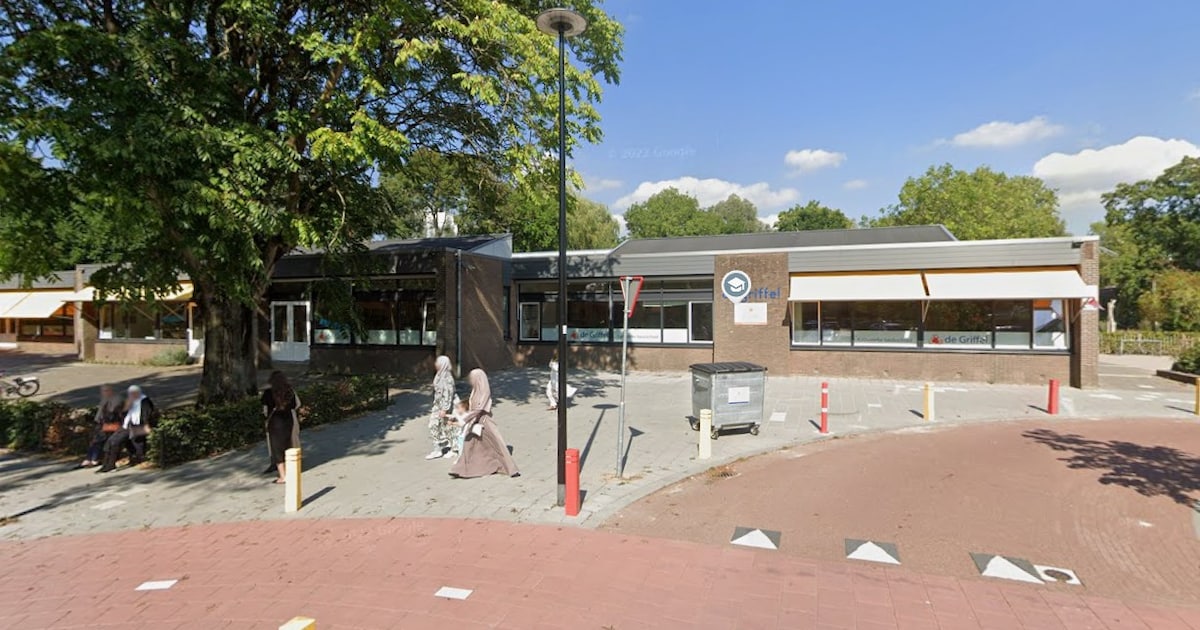 Oud-medewerkster Zeisterse basisschool slaat hard terug op sociale media na ontslag, zaak belandt bi