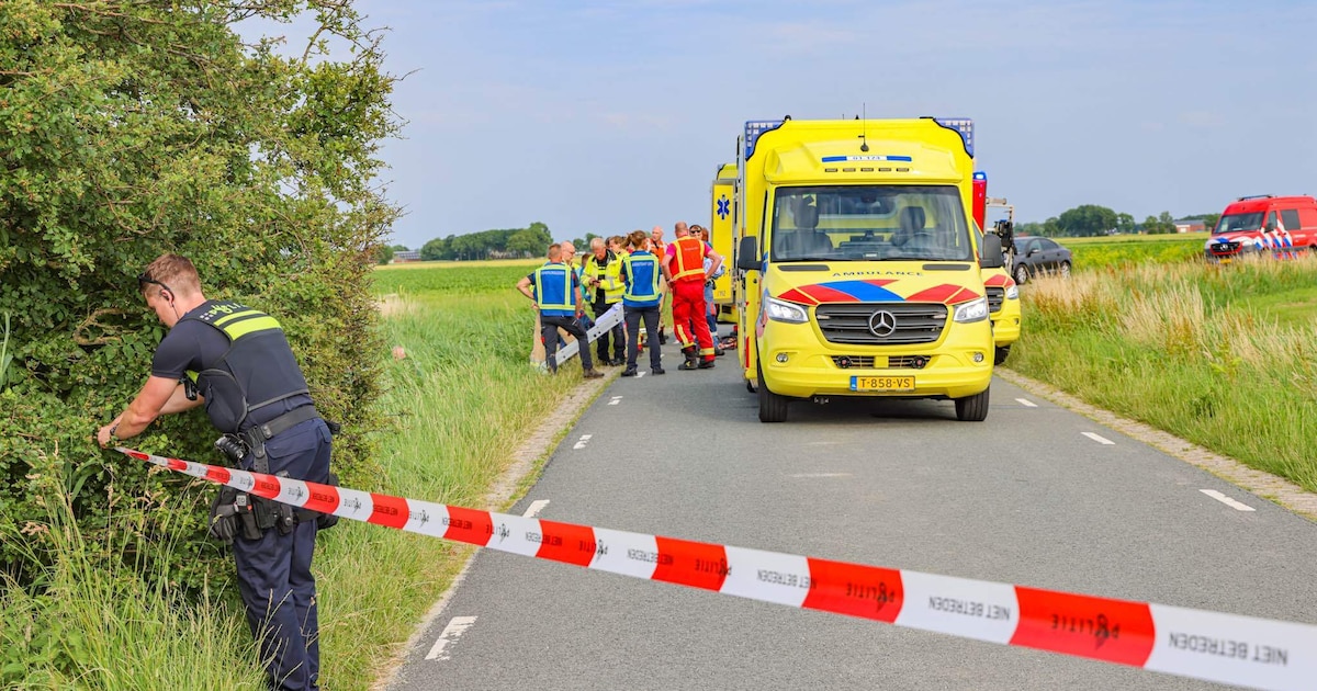 Motorrijder belandt in sloot bij eenzijdig ongeval tussen Stedum en Winneweer