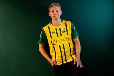 ADO Den Haag presenteert middenvelder Matej Sin: ‘Hij kan iets extra’s brengen’