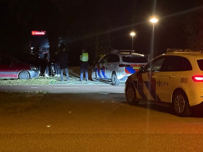 Melding van vuurwapen bij feest in dorpshuis Gameren: politie rukt massaal uit