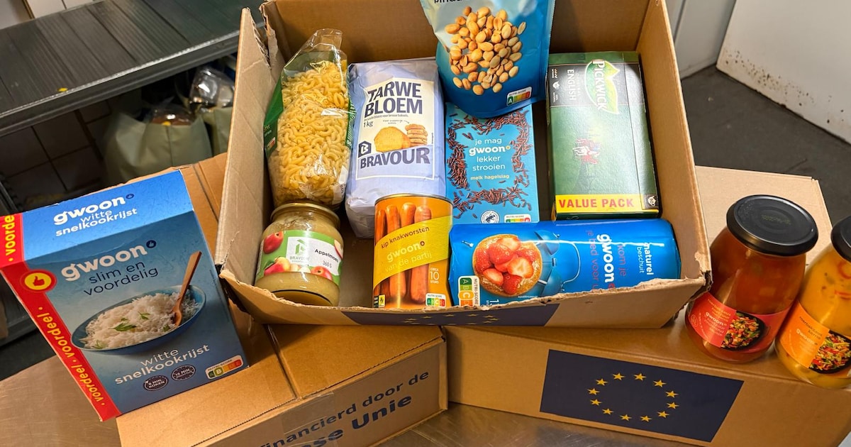 Rijst, pasta en pinda’s in herfstpakket: Voedselbank Ridderkerk deelt 250 pakketten uit