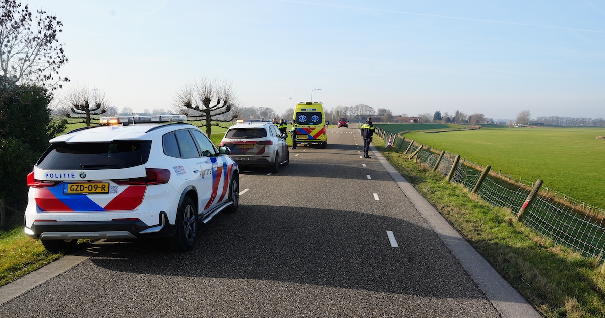 Motorrijder vliegt uit de bocht bij Hattem en moet naar het ziekenhuis