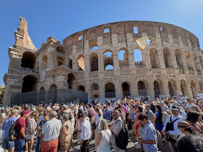 Man (22) overleden na val van 10 meter bij Colosseum, toeristische trekpleister hele dag dicht