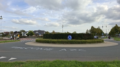 ‘Fck PVV’ en ‘Welcome azc’: opvallende graffiti in Lent na nieuws over vluchtelingenopvang