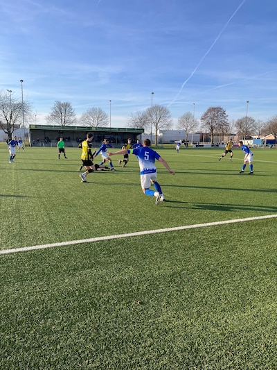 LIVE | Berghuizen wint doelpuntenfestijn van Juliana’32 en wat zijn de overige ontwikkelingen?