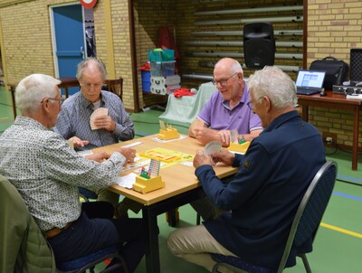 Gouden jubileum bridgeclub Dreumel en pret met stokpaardjes in Wijchen