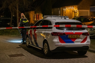 Verkoop-afspraak loopt uit de hand: ‘kopers’ beroven tiener, man grijpt in en wordt neergestoken