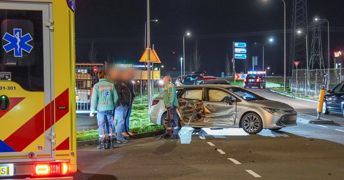 Veel schade na harde botsing op Osloweg in Groningen