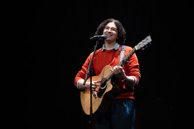 Ayoub Kharkhach treedt in Wageningen op tijdens Kinderboekenweek