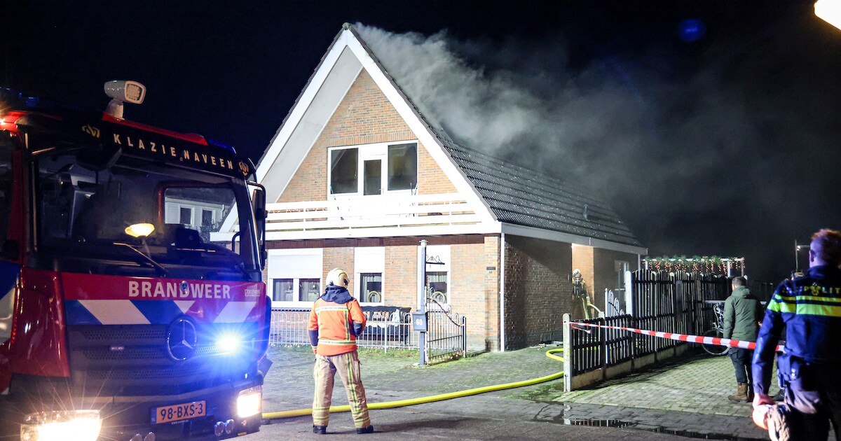 Veel rookontwikkeling bij woningbrand op Verlengde van Echtenskanaal NZ in Zwartemeer