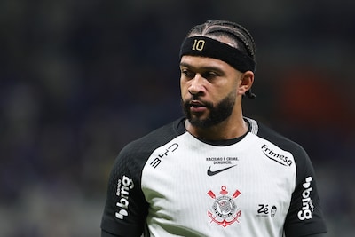‘Memphis Depay blijft in Brazilië: Oranje-topscorer aller tijden bereikt akkoord over nieuw contract’