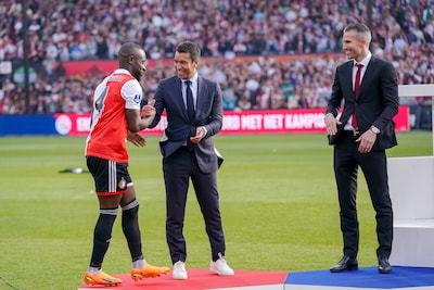 Van Bronckhorst over Geertruida: ‘Er is wel contact met hem geweest, maar financieel was dat niet haalbaar’