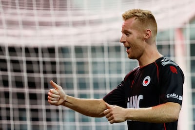 Van Duinen bij Excelsior bejubeld na prachtsolo: ‘Misschien had ik naar het kantoor van mijn broer moeten lopen’