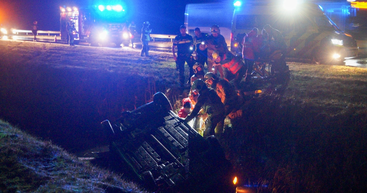 22- jarige bestuurder overleden na heftig ongeluk door gladheid in het Friese De Valom