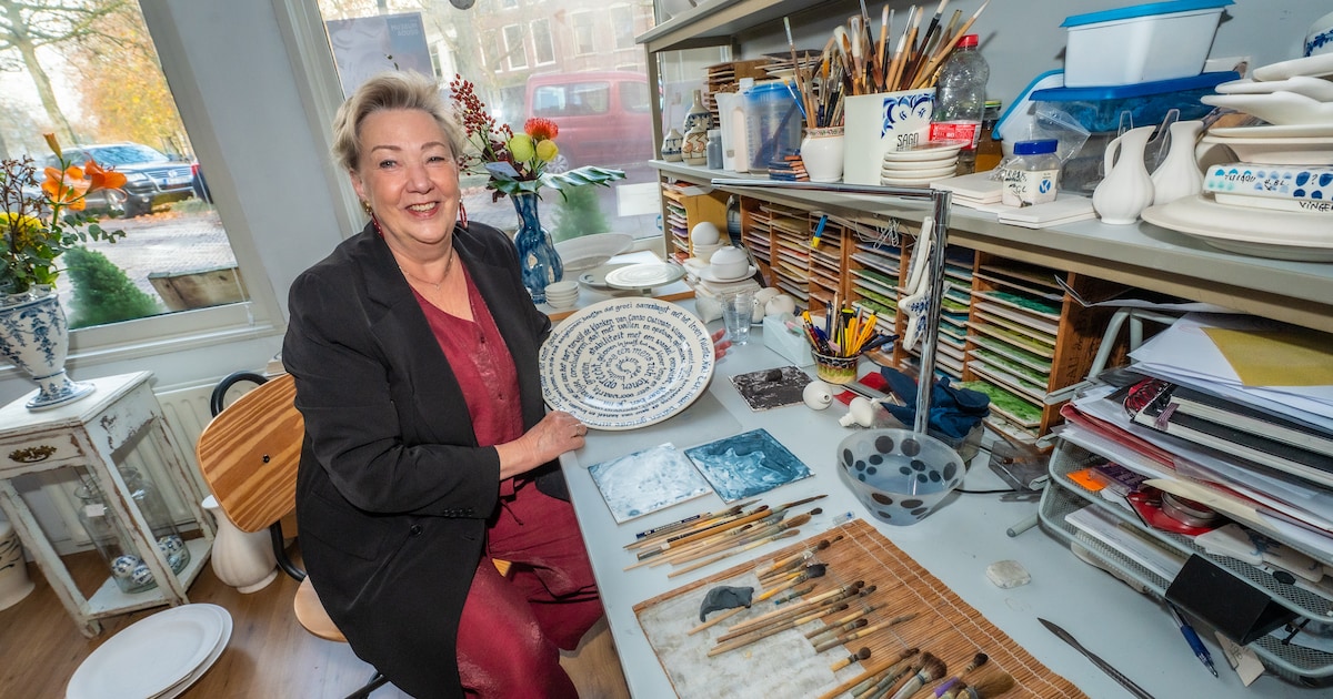 Trudy Otterspeer is laatste Goudse plateelschilder: ‘Bijzonder dat museum mij podium geeft’
