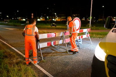 De hekken zijn gezet, de Papendrechtsebrug is officieel gesloten: ‘Ik had op vuurwerk gehoopt’