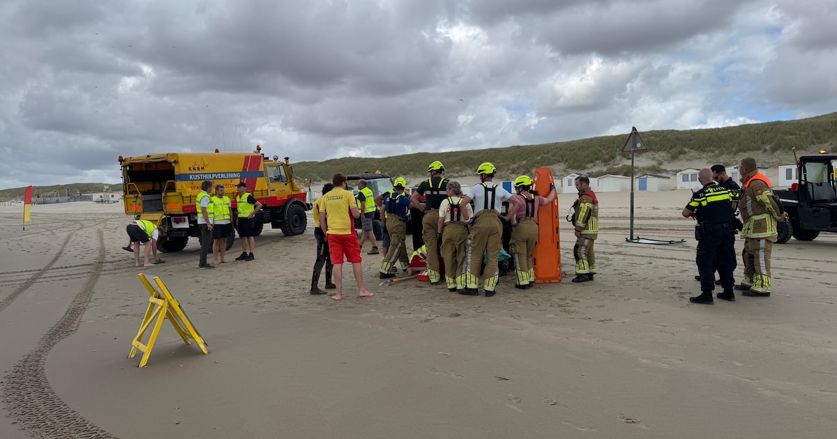 Grootschalige inzet van de hulpdiensten op Texel nadat buggy crasht op het strand