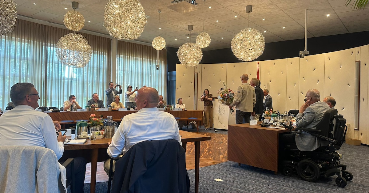 Wethouders in Wierden geïnstalleerd, coalitieakkoord ook aangeboden
