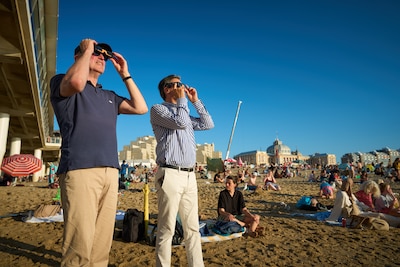 Bekijk hier de mooiste en bijzonderste lezersfoto’s van de zonsverduistering